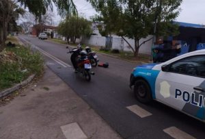 Lee más sobre el artículo Una mujer herida tras choque entre motos en zona norte