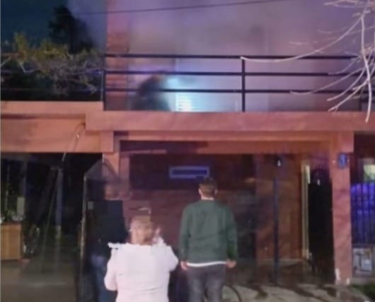 Lee más sobre el artículo Barrio Itec: un hombre sufrió quemaduras cuando quiso apagar incendio en su casa