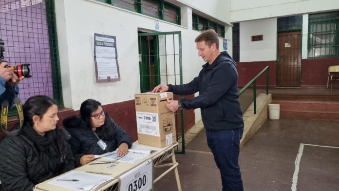 Lee más sobre el artículo Amplia victoria del oficialista Frente Renovador de la Concordia en Misiones