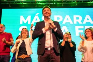 Lee más sobre el artículo Elecciones en Santa Fe: el peronista Monteverde triunfó en Rosario y los candidatos de Pullaro ganaron en el 70% de la provincia