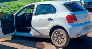 Lee más sobre el artículo Le dispararon a un hombre que estaba en su auto, lo hirieron y se dieron a la fuga