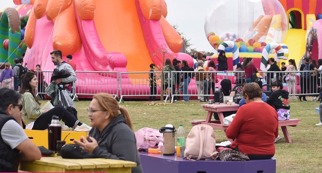 Lee más sobre el artículo Comenzó la segunda edición del Festival Río, que estará durante un mes en el Eco-parque