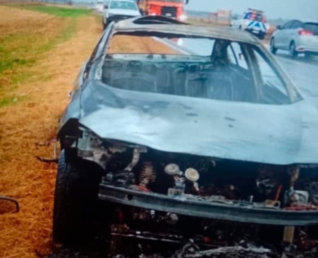 Lee más sobre el artículo Se le incendió el auto a un nicoleño en el Camino de la Costa