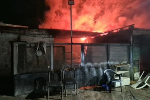 Lee más sobre el artículo Villa Constitución: incendio en vivienda y un hombre derivado al Hospital