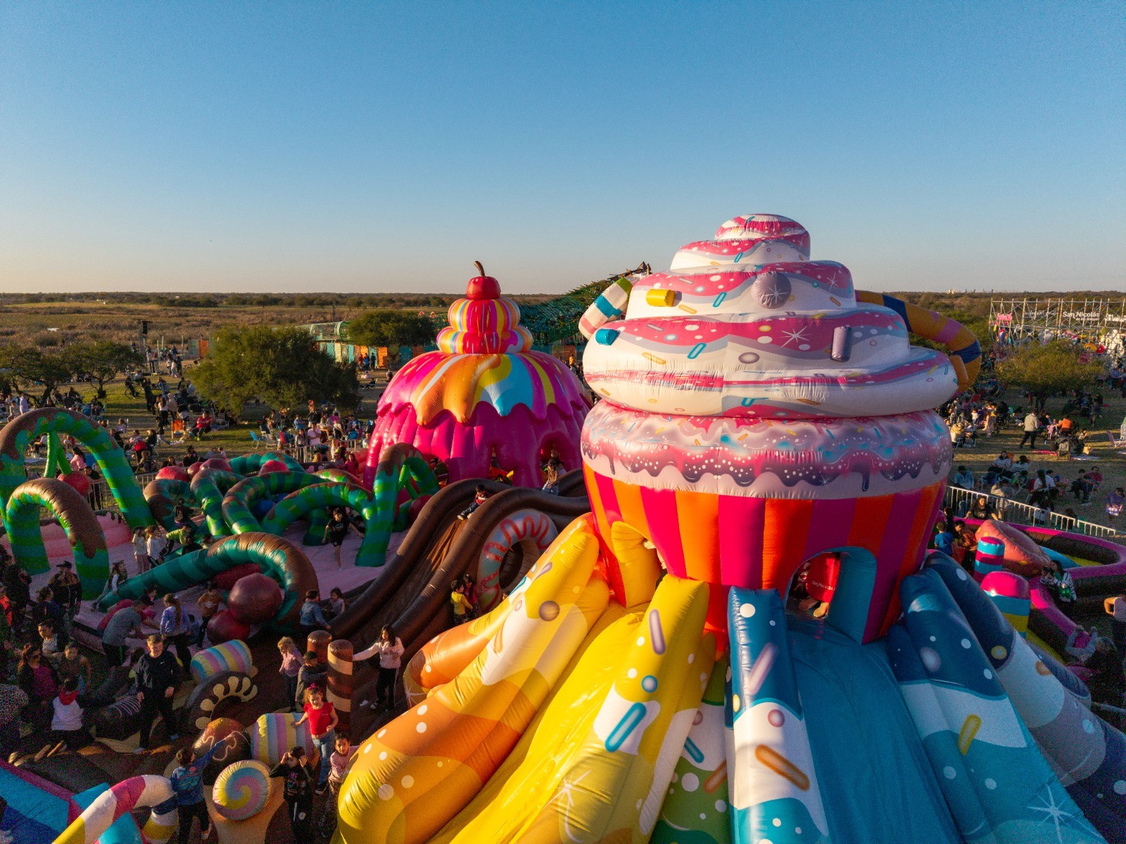 Lee más sobre el artículo Se suspendió por mal tiempo el Festival Río en el Eco-Parque