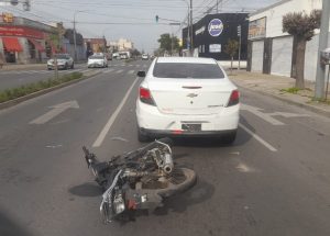 Lee más sobre el artículo Un hombre herido tras choque en Avenida Savio y Terrassón