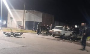 Lee más sobre el artículo Dos hombres heridos a raíz de nuevo choque entre moto y auto