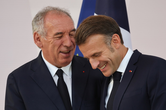 Lee más sobre el artículo Francia: la motosierra de Macron y Bayrou gana impulso 
