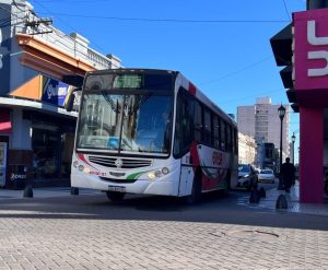 Lee más sobre el artículo Rige desde este jueves un nuevo aumento en el boleto de colectivo