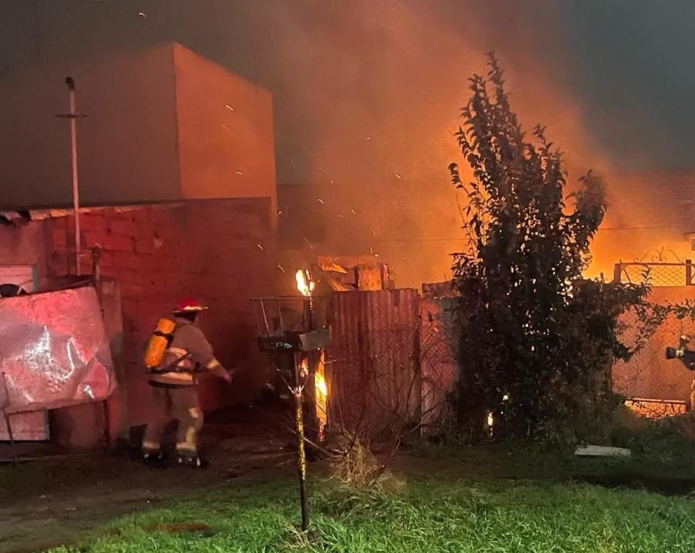 Lee más sobre el artículo Villa Constitución: un niño sufrió graves quemaduras en incendio que destruyó su vivienda