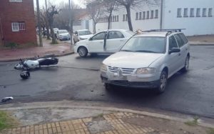 Lee más sobre el artículo Dos jóvenes resultaron lesionados tras accidente en zona céntrica