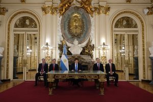 Lee más sobre el artículo Milei, en cadena nacional: la motosierra sigue afilada