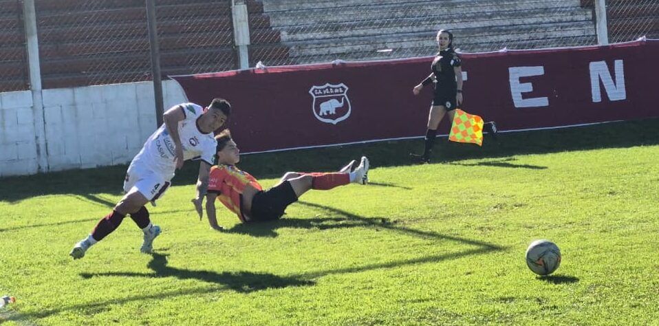 Lee más sobre el artículo Torneo Federal A: Defensores volvió a perder como local y está cada vez más complicado