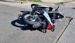Lee más sobre el artículo Una adolescente está grave tras choque entre moto y auto en la zona norte