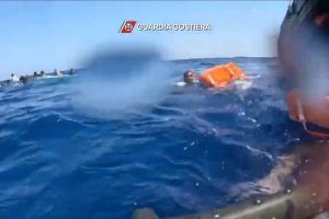 Lee más sobre el artículo Más migrantes mueren en el mar mientras el gobierno de Meloni bloquea a las Ongs rescatistas