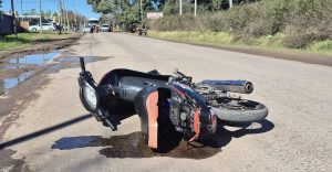 Lee más sobre el artículo Violento choque entre motos deja el saldo de dos personas heridas
