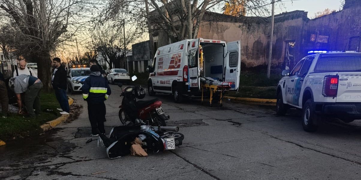 Lee más sobre el artículo Ramallo: chocaron dos motos y hay una mujer herida
