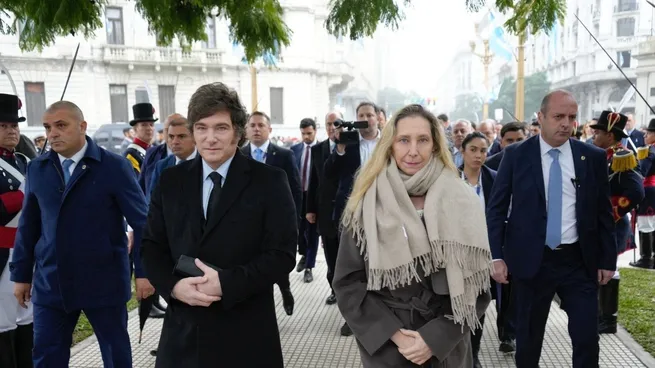 Lee más sobre el artículo Cierre de listas, el día después: Javier Milei permanece en Olivos y se prepara para las recorridas bonaerenses