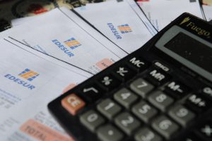 Lee más sobre el artículo Alquileres, luz, gas, agua, colegios, nafta, transporte y más: todos los aumentos que se vienen en septiembre