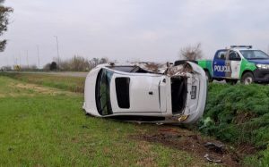 Lee más sobre el artículo Un joven resultó herido tras espectacular vuelco en Ruta 188