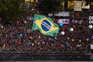 Lee más sobre el artículo Brasil: Masivas marchas contra una amnistía a Bolsonaro y un blindaje para legisladores