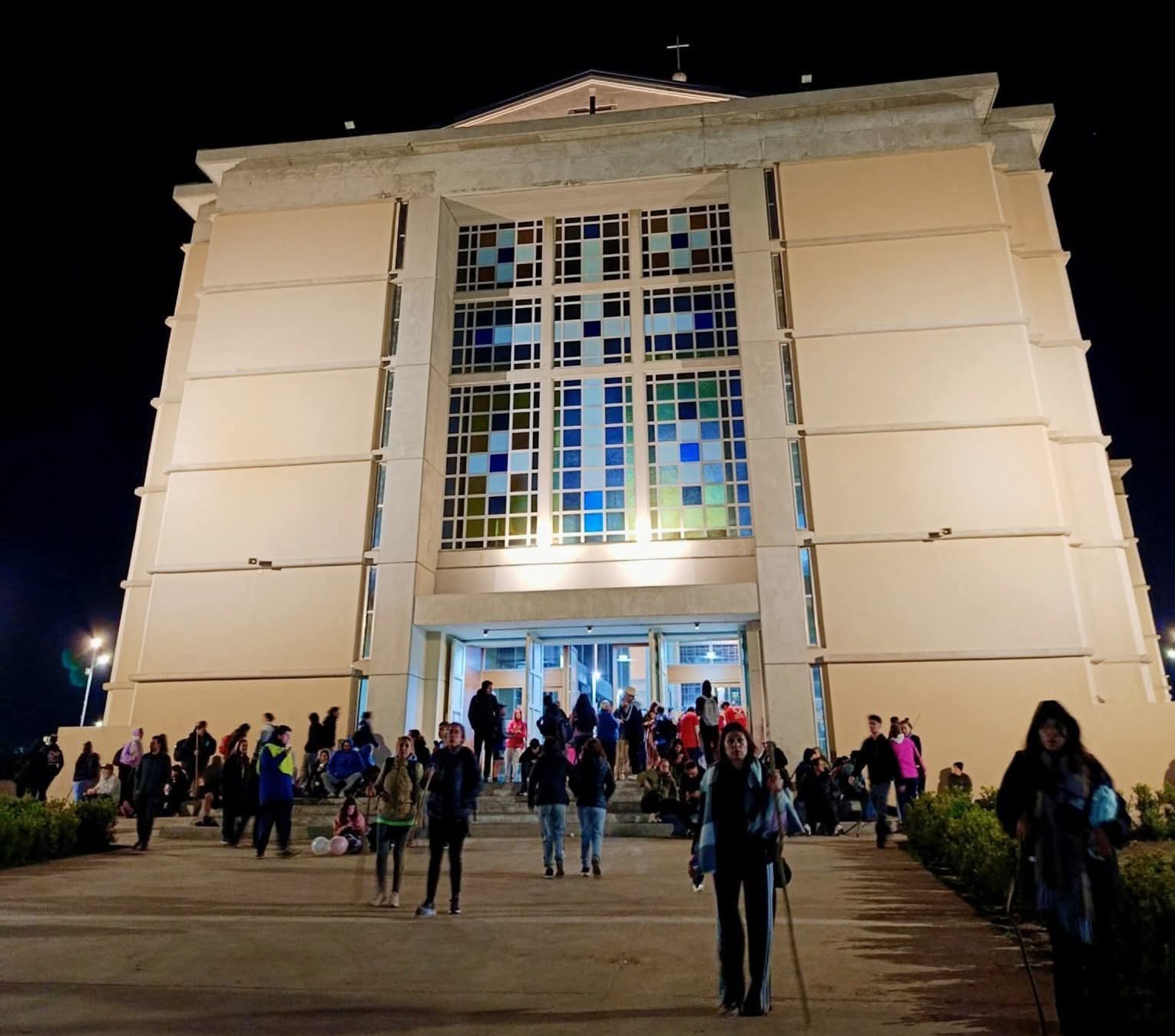 Lee más sobre el artículo Miles de fieles peregrinaron desde Rosario al Santuario de la Virgen de San Nicolás
