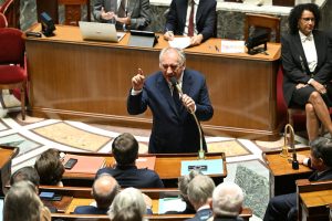 Lee más sobre el artículo La Asamblea Nacional tumba el segundo gobierno de Francia en nueve meses