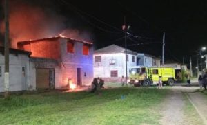 Lee más sobre el artículo Se incendió una vivienda en el Barrio Ginés García, zona oeste de la ciudad
