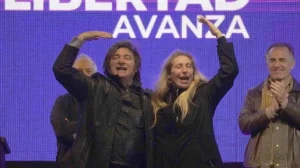 Lee más sobre el artículo La Libertad Avanza, ante el desafío de superar el impacto de los audios y las denuncias en plena campaña