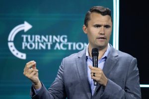 Lee más sobre el artículo EE.UU: matan de un disparo a Charlie Kirk, reconocido activista trumpista