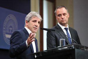 Lee más sobre el artículo Desesperado por dólares, el Gobierno anuncia «retenciones cero» hasta el 31 de octubre
