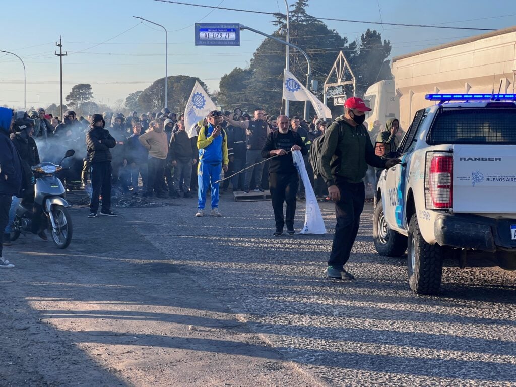 Lee más sobre el artículo Conflicto UOM-Ternium: despiden a 220 trabajadores de la contratista Loberaz