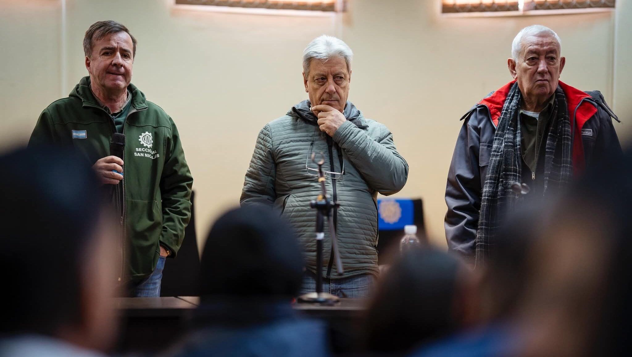 Lee más sobre el artículo Conflicto UOM-Ternium: trabajadores de contratistas se movilizarán el jueves desde Planta General Savio hasta la Plaza Mitre