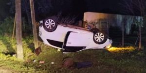 Lee más sobre el artículo Espectacular vuelvo de un automóvil en Villa Ramallo