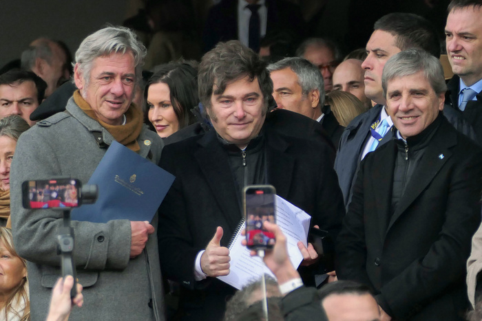 Lee más sobre el artículo La oscura novela de la soja, una prueba de amor a Trump 