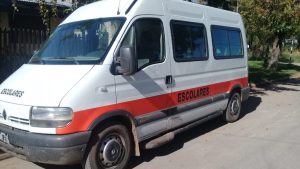 Lee más sobre el artículo Por atrasos en los pagos, peligra la continuidad del servicio de transporte escolar para chicos carenciados en San Nicolás