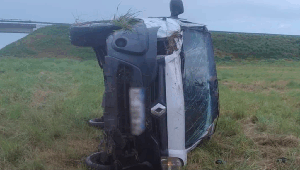 Lee más sobre el artículo Un herido tras volcar vehículo en la Autopista