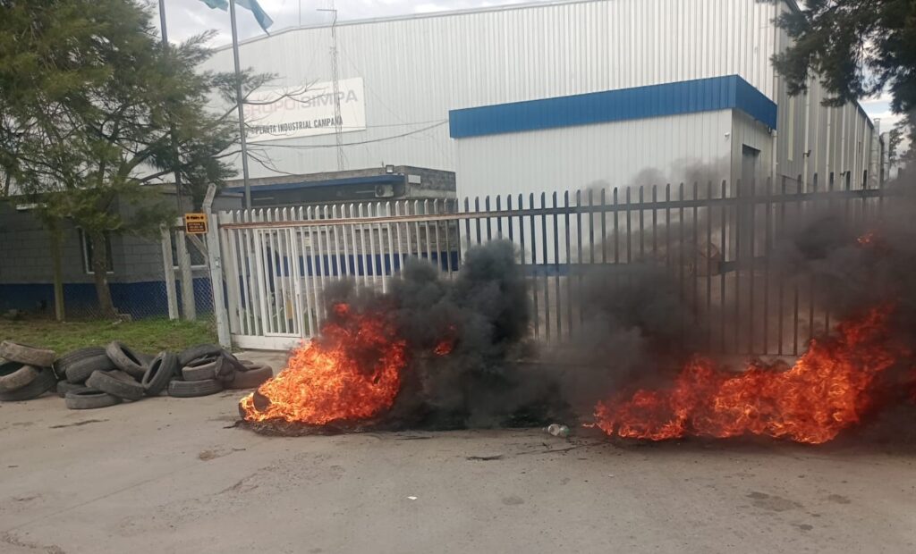 Lee más sobre el artículo Cerró sus puertas una reconocida fábrica de motos en Campana y despidió a la mayoría de sus operarios