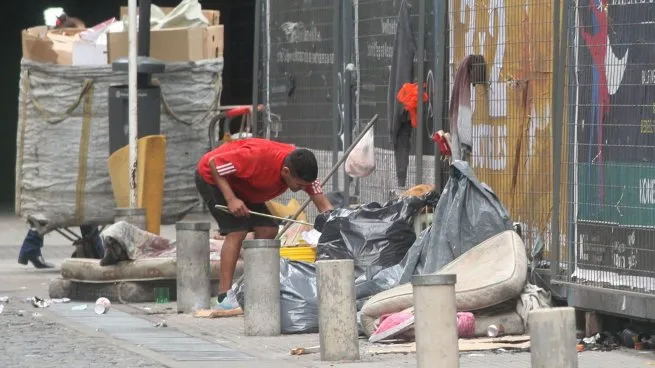 Lee más sobre el artículo Datos del INDEC: la pobreza cayó al 31,6% en el primer semestre, ante desaceleración de la canasta básica