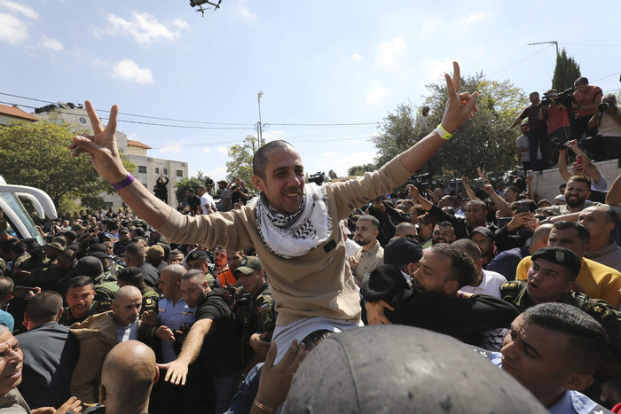 Lee más sobre el artículo Los 154 prisioneros palestinos deportados por Israel llegaron a Egipto