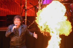 Lee más sobre el artículo The Guardian prende fuego a Milei: «Quemando la casa mientras Argentina se desploma»