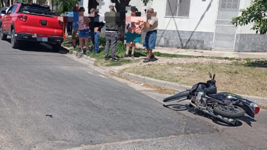 Lee más sobre el artículo Un motociclista herido tras chocar con camioneta en la zona oeste