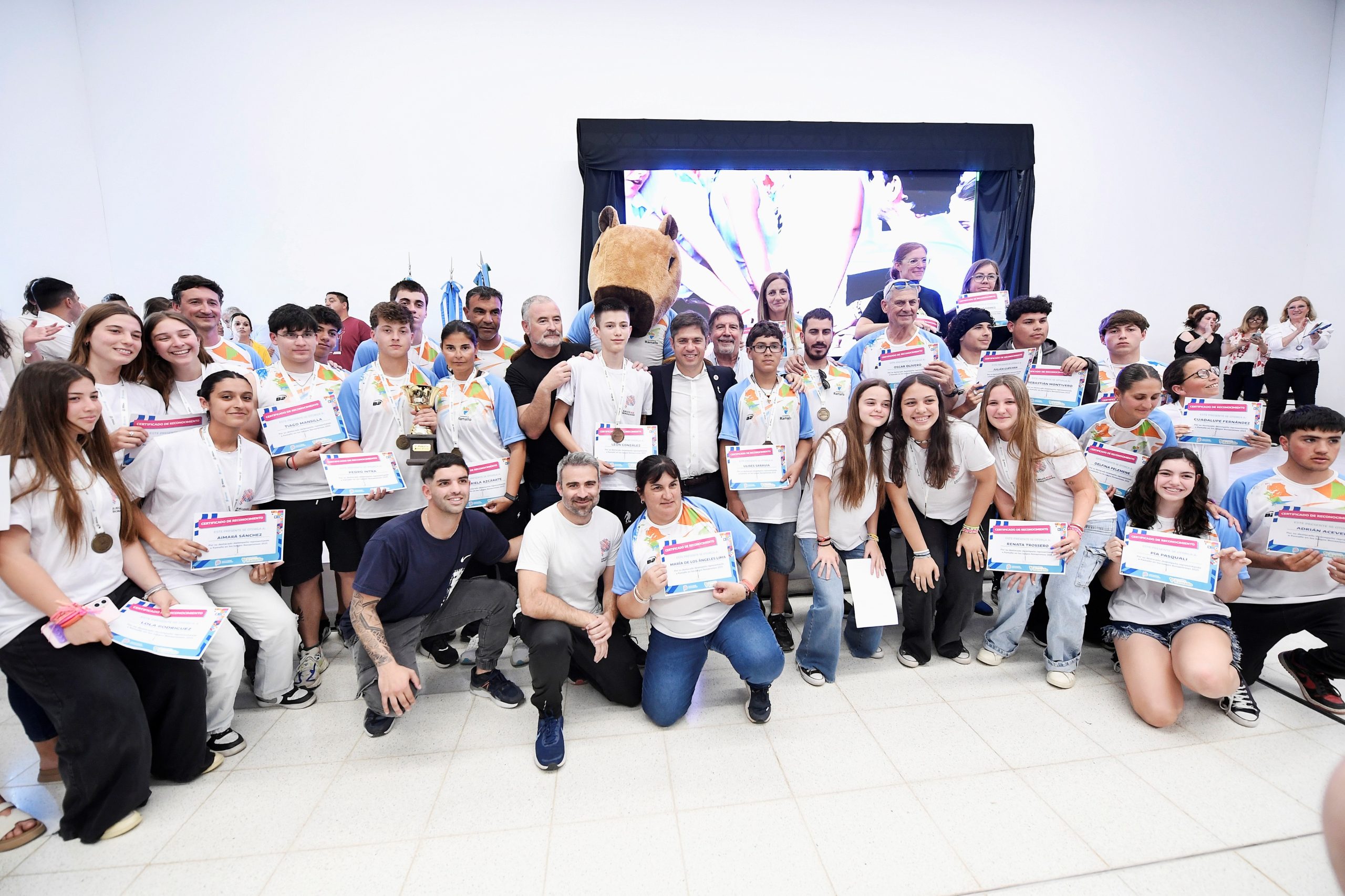 Lee más sobre el artículo Kicillof participó de un encuentro cultural y literario en Ramallo