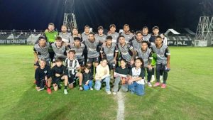 Lee más sobre el artículo Fútbol local: La Emilia superó a 12 de Octubre y alcanzó la punta del Torneo Clausura
