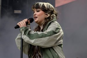 Lee más sobre el artículo ¿Por qué la cantante británica Lola Young es tendencia en Google?