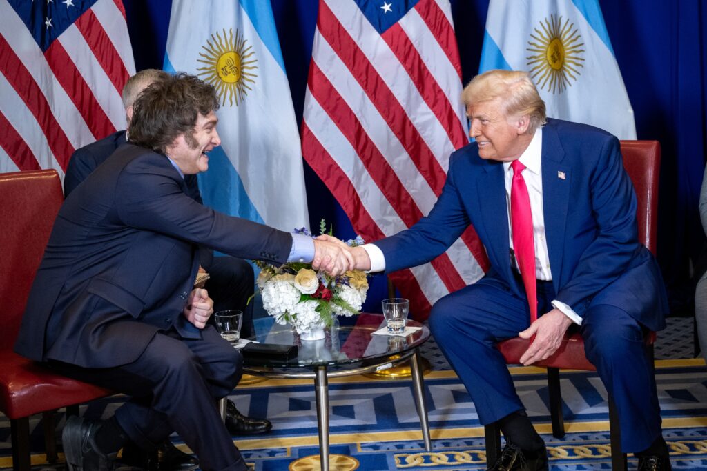 Lee más sobre el artículo Donald Trump felicitó a Javier Milei por la victoria en las elecciones: “El pueblo justificó nuestra confianza en él”