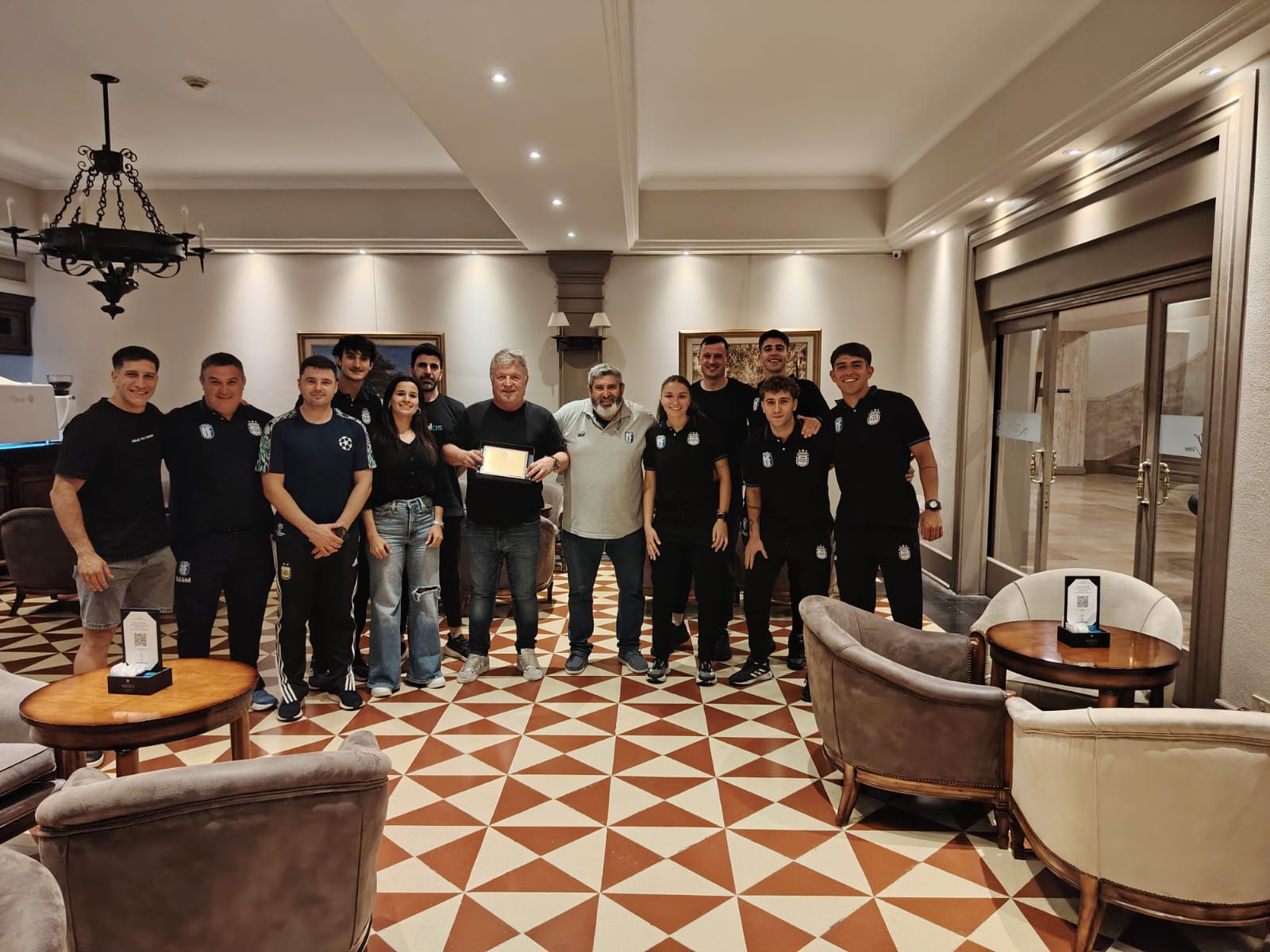 Lee más sobre el artículo La Liga Nicoleña de Fútbol entregó un reconocimiento a Gustavo Bassi, por el permanente apoyo a los árbitros del interior