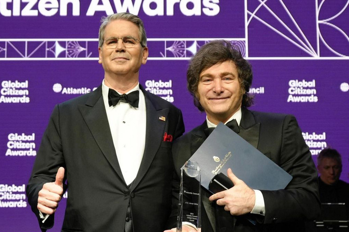 Lee más sobre el artículo Tras la fallida visita a los Estados Unidos, el Gobierno no logra repuntar ni con el auxilio de Trump