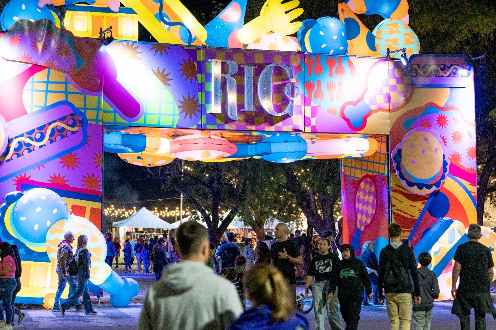 Lee más sobre el artículo Comienza una nueva edición del Festival Rico en la Costanera