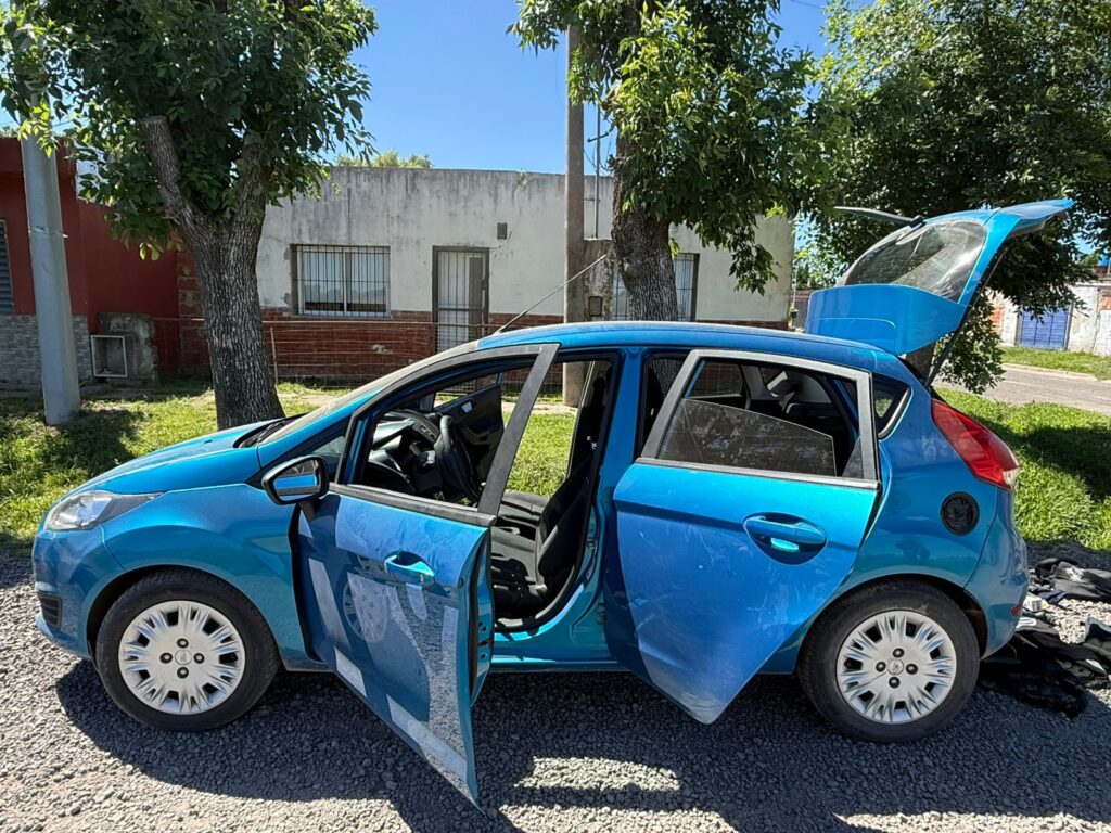 Lee más sobre el artículo Tres hombres y una mujer fueron detenidos tras persecución policial en zona norte